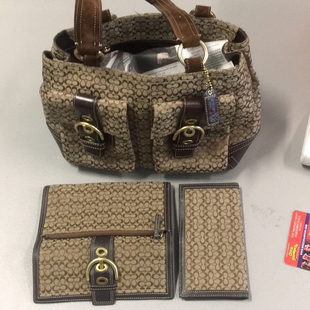 Coach purse and wallet